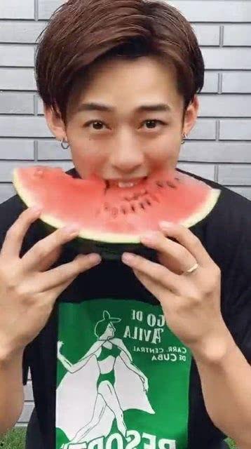 吃瓜网红小哥哥是谁呀,吃瓜网红小哥哥的真实身份！