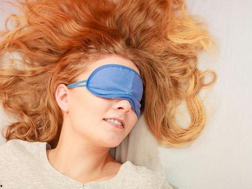 吃瓜网红洗眼睛,吃瓜网红引领眼部护理风尚